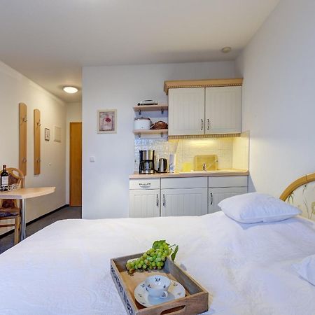 Haus Ostseeglueck - Ferienwohnung Mittagssonne Mit Gemeinschaftssauna Лодин Екстериор снимка