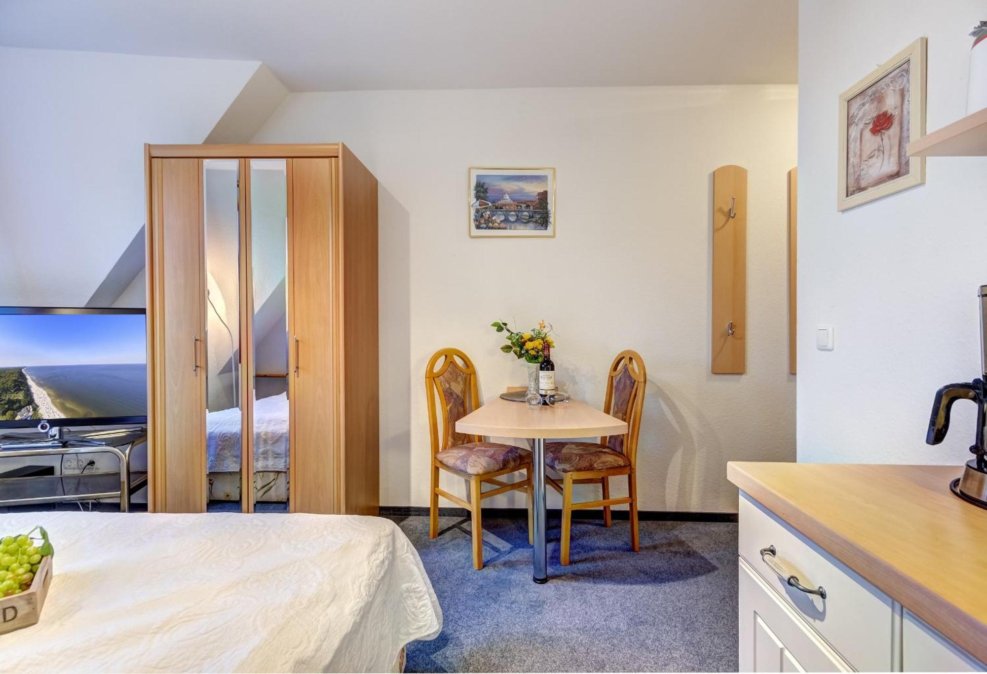 Haus Ostseeglueck - Ferienwohnung Mittagssonne Mit Gemeinschaftssauna Лодин Екстериор снимка